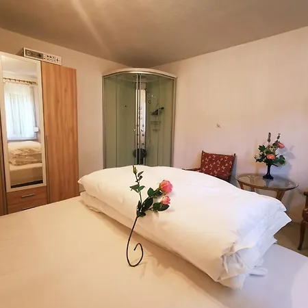 Rosen Garten Haus * Titisee-Neustadt