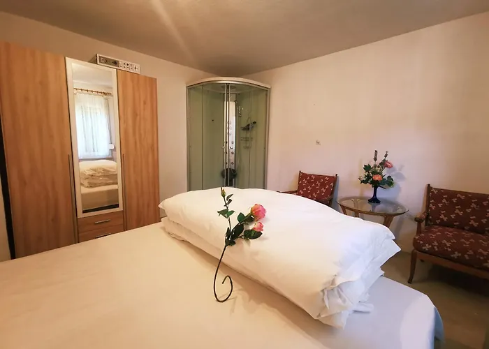 Rosen Garten Haus * Titisee-Neustadt